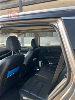 نيسان روج